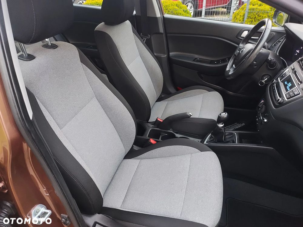 Hyundai i20 1.2 YES - 17