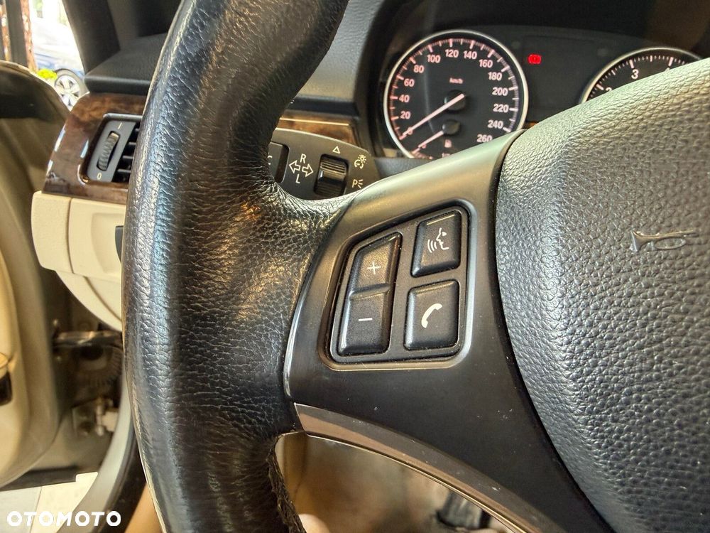 BMW Seria 3 - 23