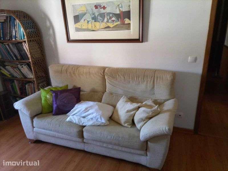 casa na pontinha T2 mobilada, a 6 min. do Metro - Grande imagem: 2/12
