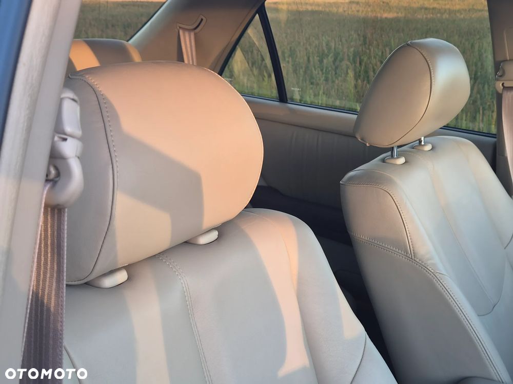 Lexus RX FWD - 33