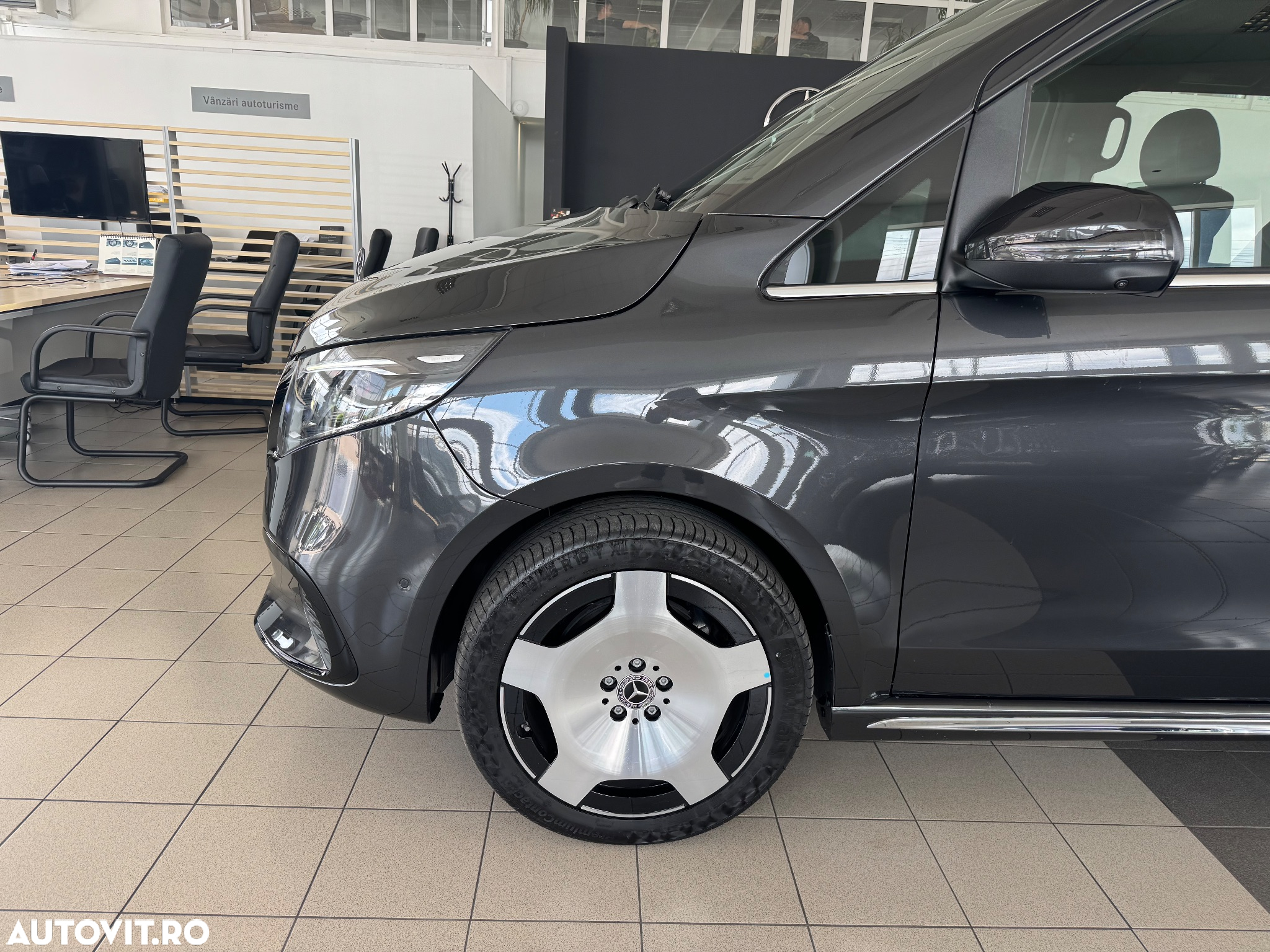 Mercedes-Benz V 300 d extralang 4Matic 9G-TRONIC Exclusive - 3
