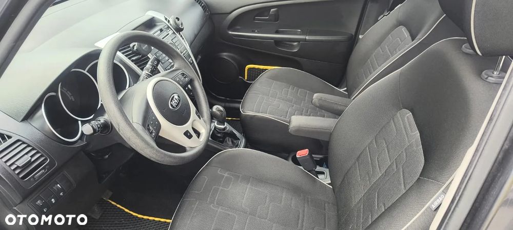 Kia Venga - 9