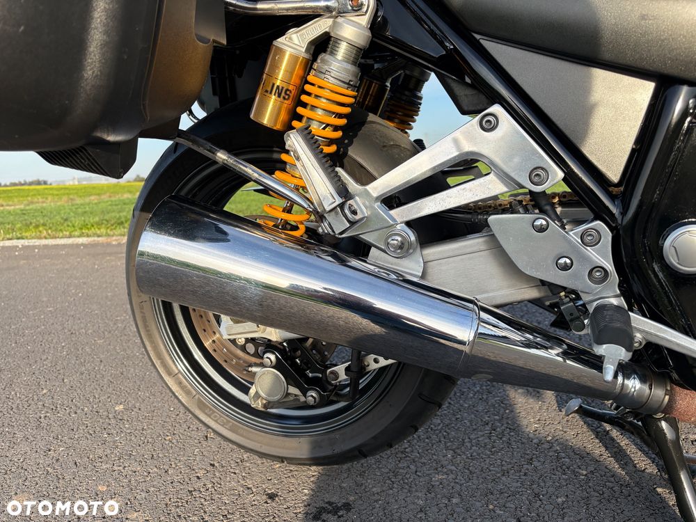 Yamaha XJR - 19
