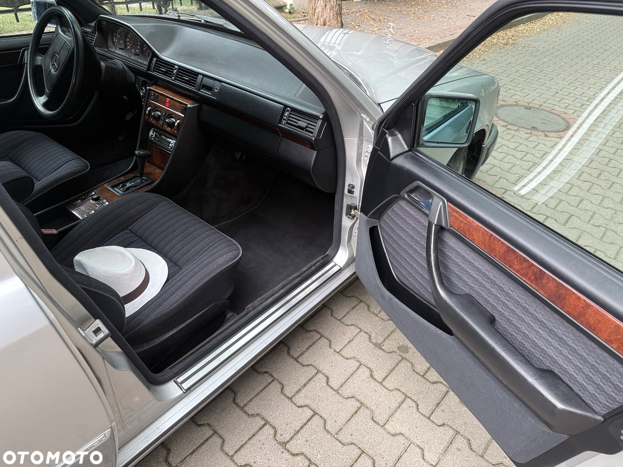 Mercedes-Benz W124 (1984-1993) - 12