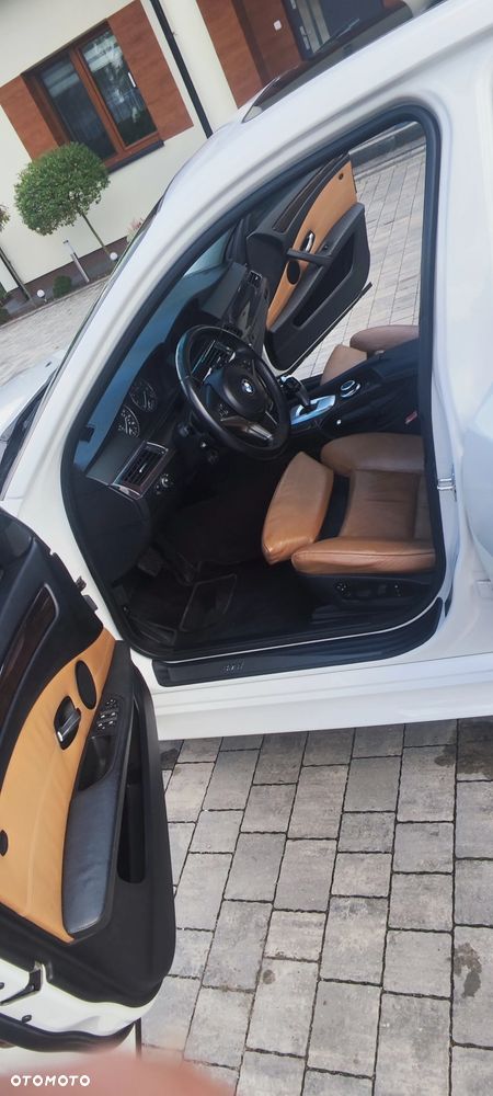 BMW Seria 5 550i Edition Sport - 10