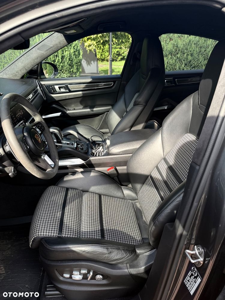 Porsche Cayenne Turbo S E-Hybrid Tiptronic S - 13