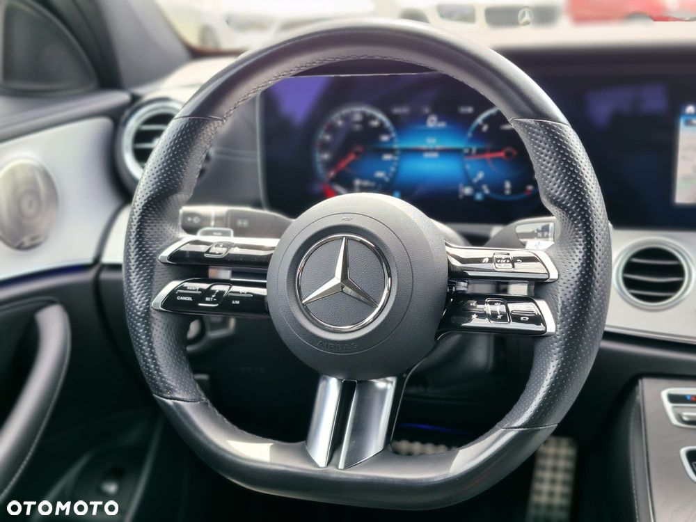 Mercedes-Benz Klasa E 220 d 4-Matic 9G-TRONIC - 19