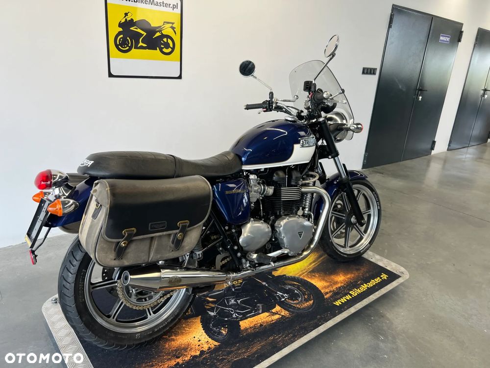 Triumph Bonneville - 23
