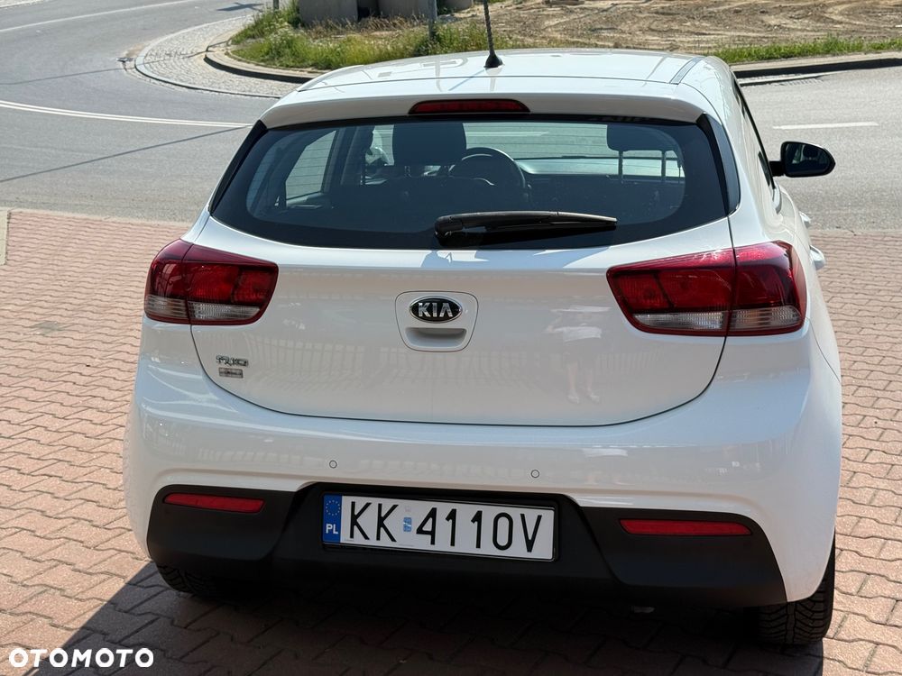 Kia Rio 1.4 M - 8