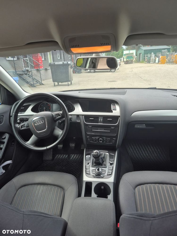 Audi A4 Limousine - 9