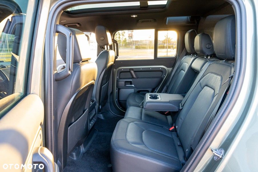 Land Rover Defender 3.0 D250 mHEV X-Dynamic SE - 10