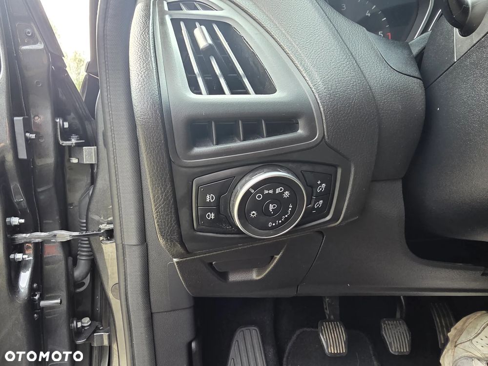 Ford Focus 1.5 EcoBlue STart-Stopp-System TITANIUM - 25
