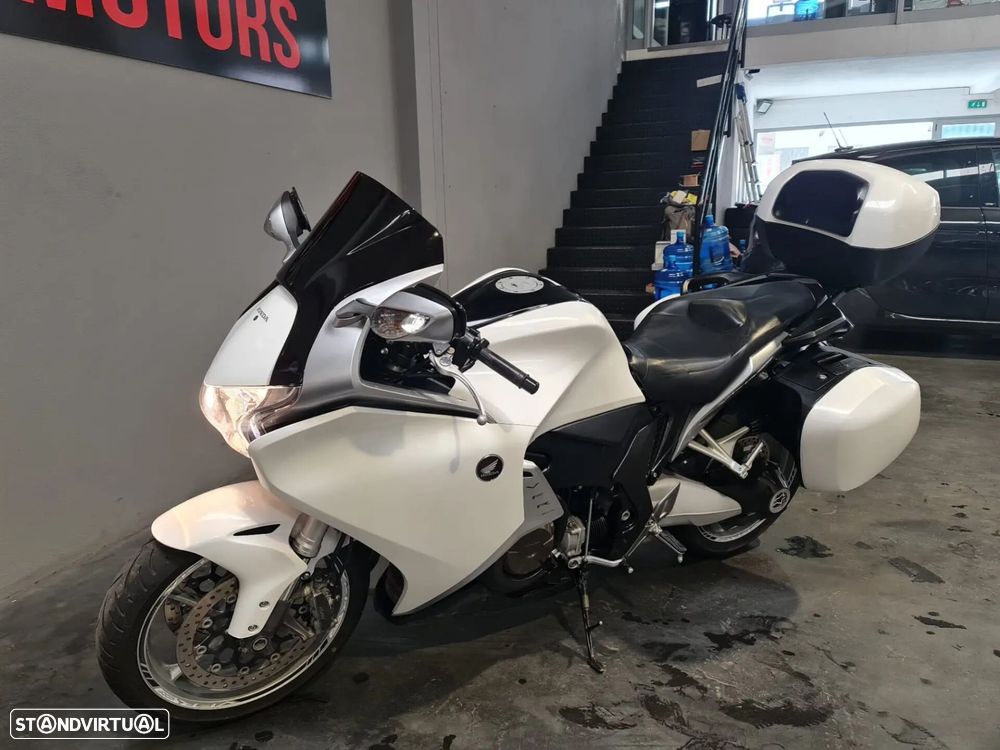 Honda VFR - 14