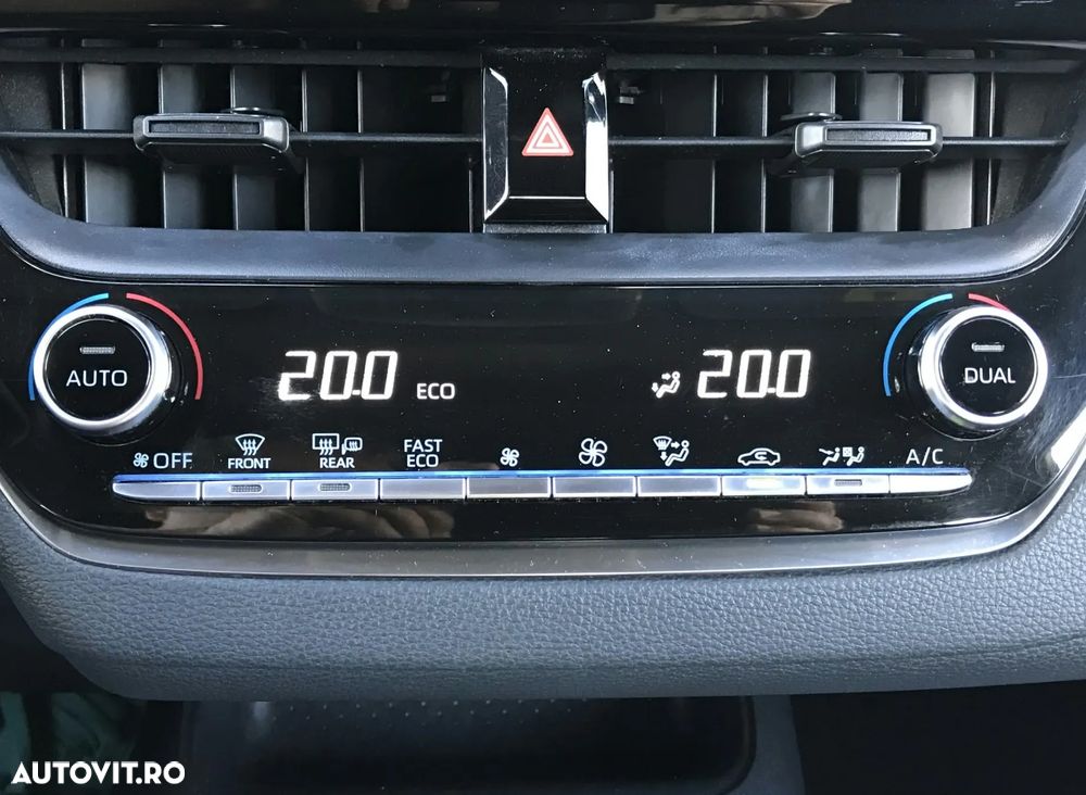 Toyota Corolla 1.8 HSD Eco - 27