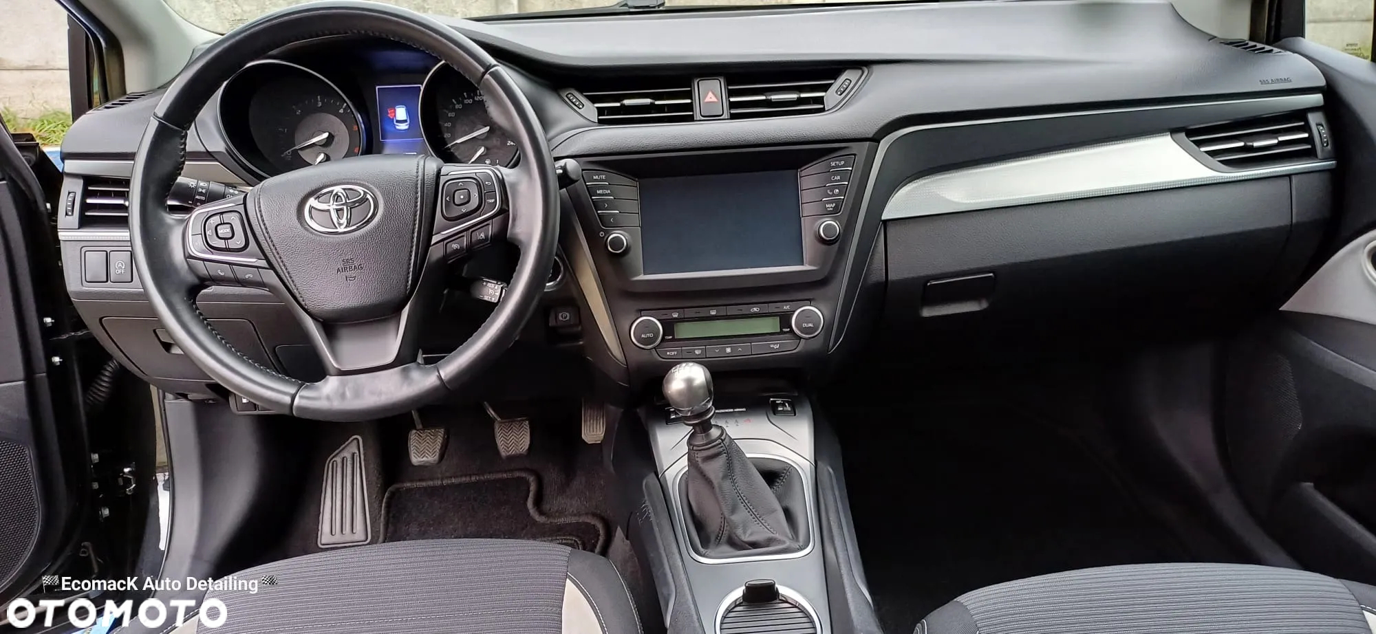 Toyota Avensis 2.0 D-4D Premium - 15