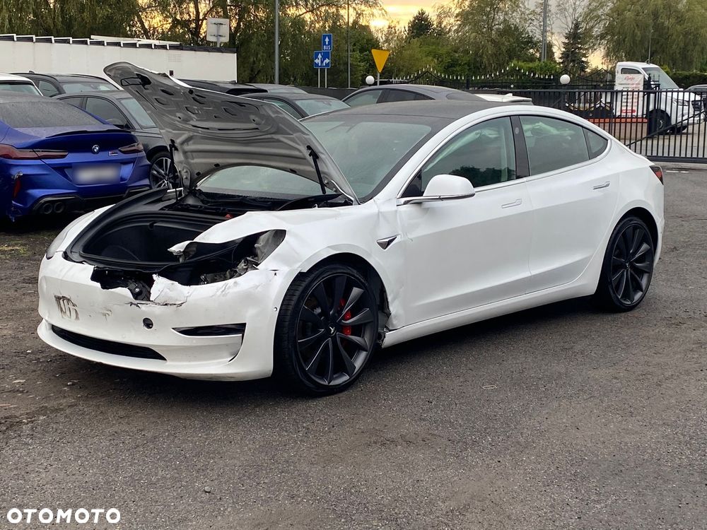 Tesla Model 3 Performance AWD - 4