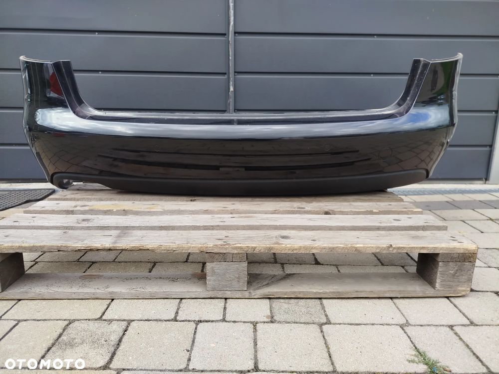 Audi A4 B8 kombi zderzak tylny LZ9Y