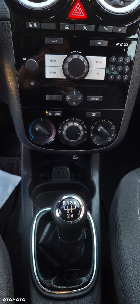 Opel Corsa 1.4 16V Energy - 30