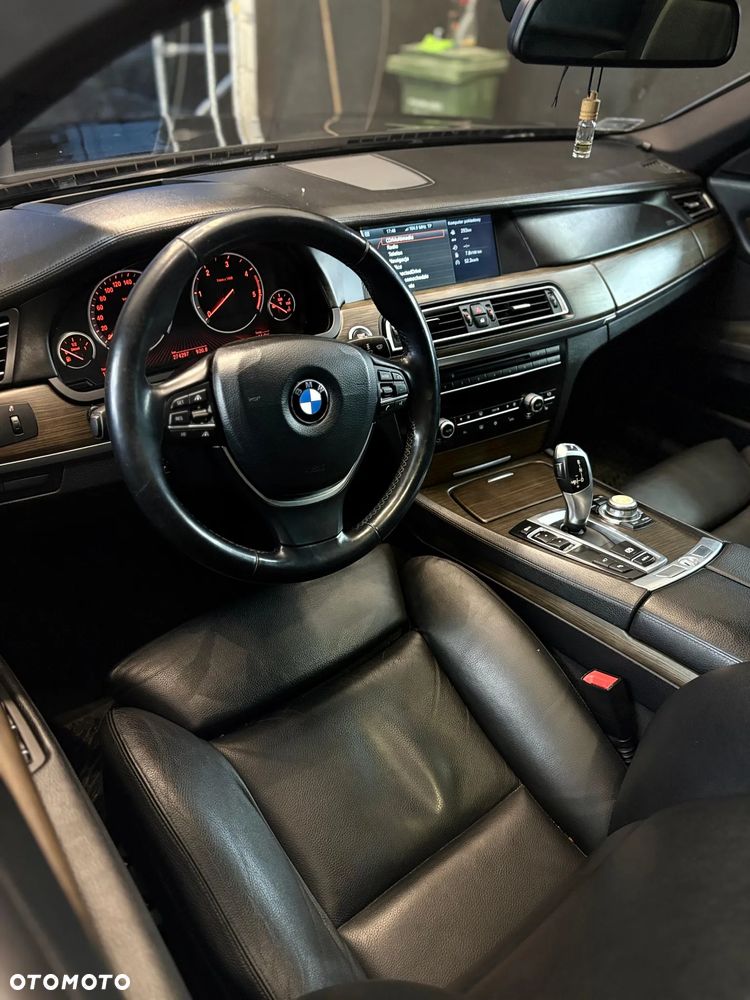 BMW Seria 7 730d L - 17