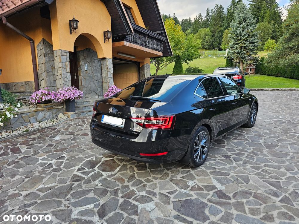 Skoda Superb 2.0 TDI 4x4 L&K DSG - 8