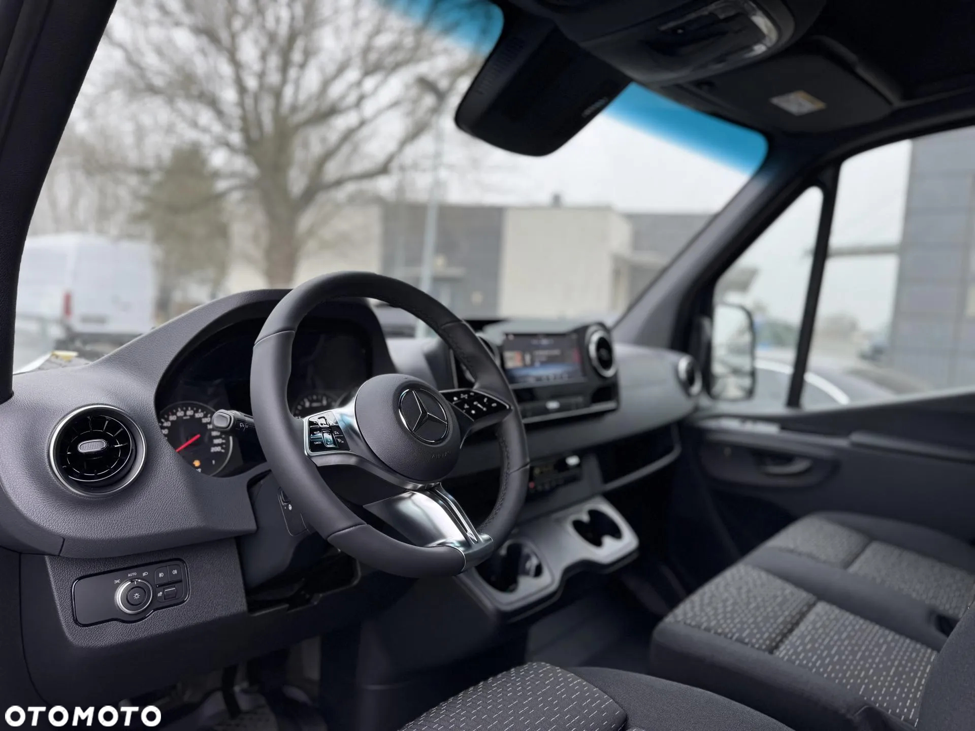 Mercedes-Benz Sprinter - 10