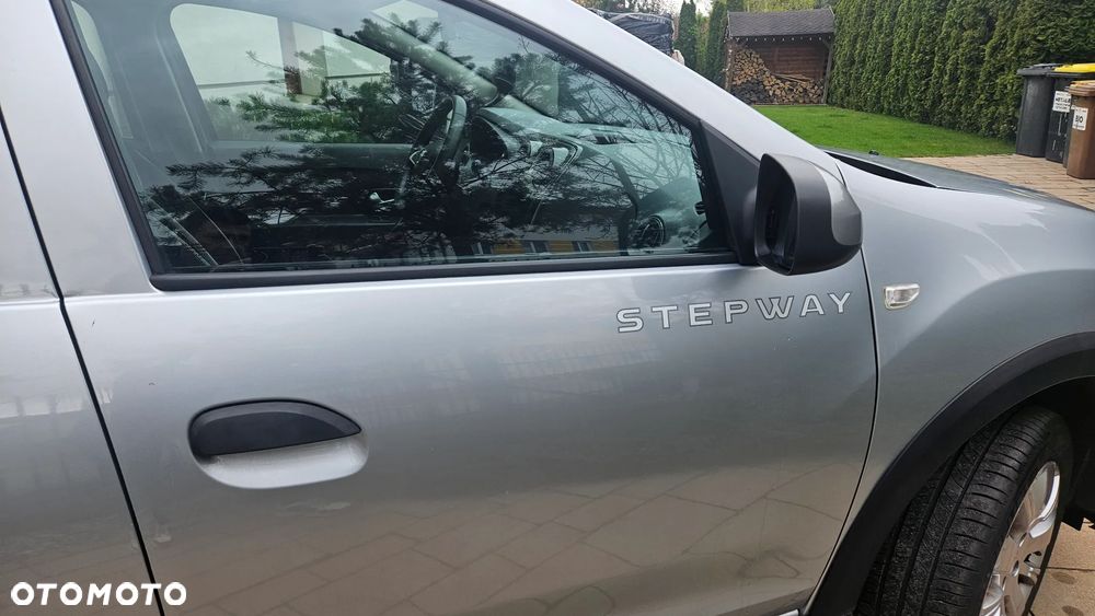 Dacia Sandero 0.9 TCe SL Celebration S&S - 6