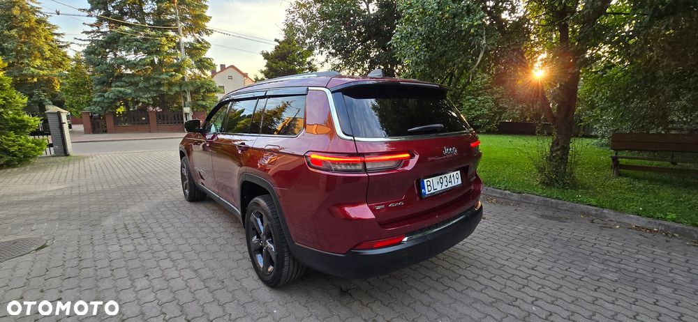 Jeep Grand Cherokee - 34