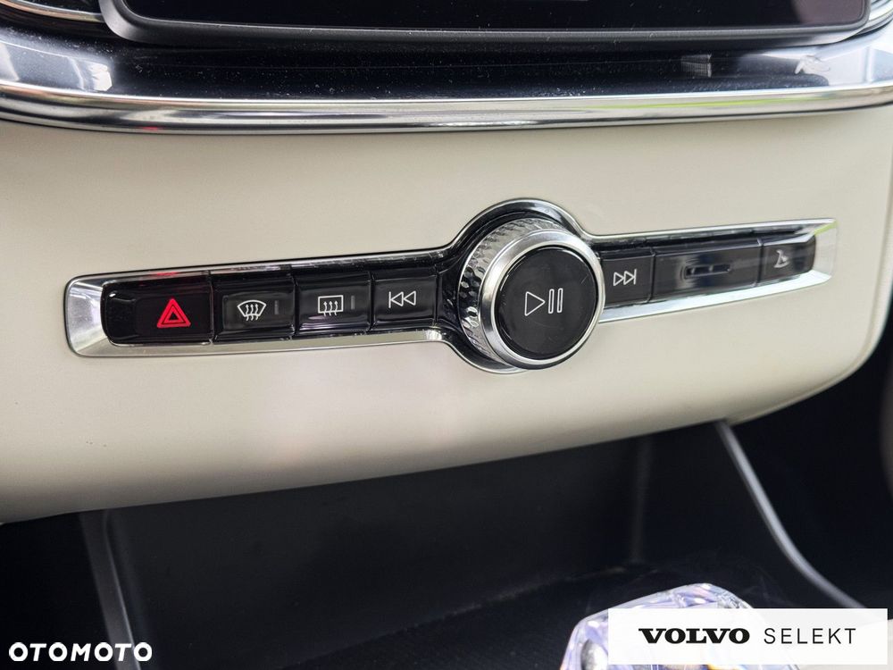 Volvo XC 90 - 23