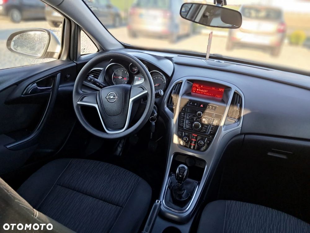 Opel Astra 1.6 Exklusiv - 11