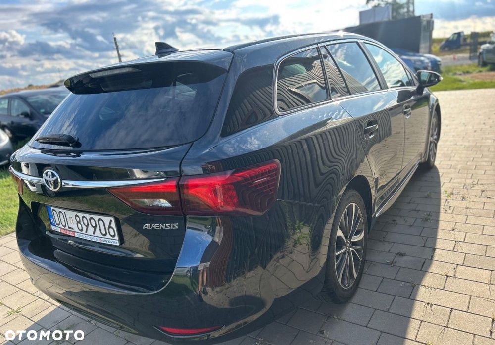 Toyota Avensis - 8