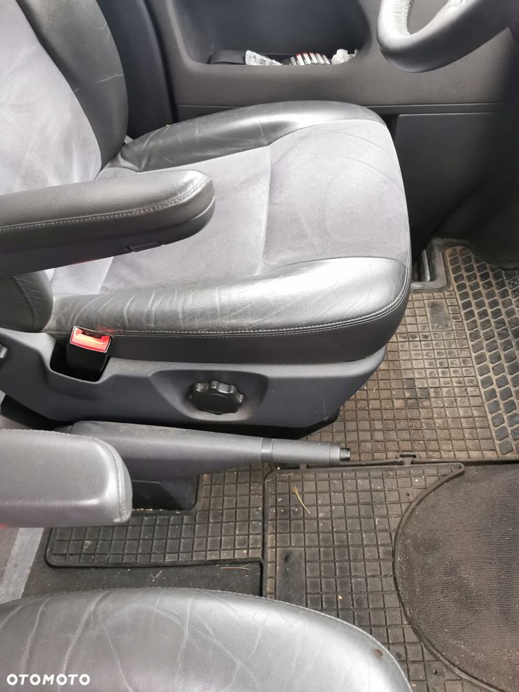 Volkswagen Multivan - 8