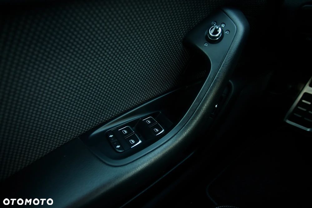 Audi A6 Avant 2.0 TDI Ultra S tronic - 36