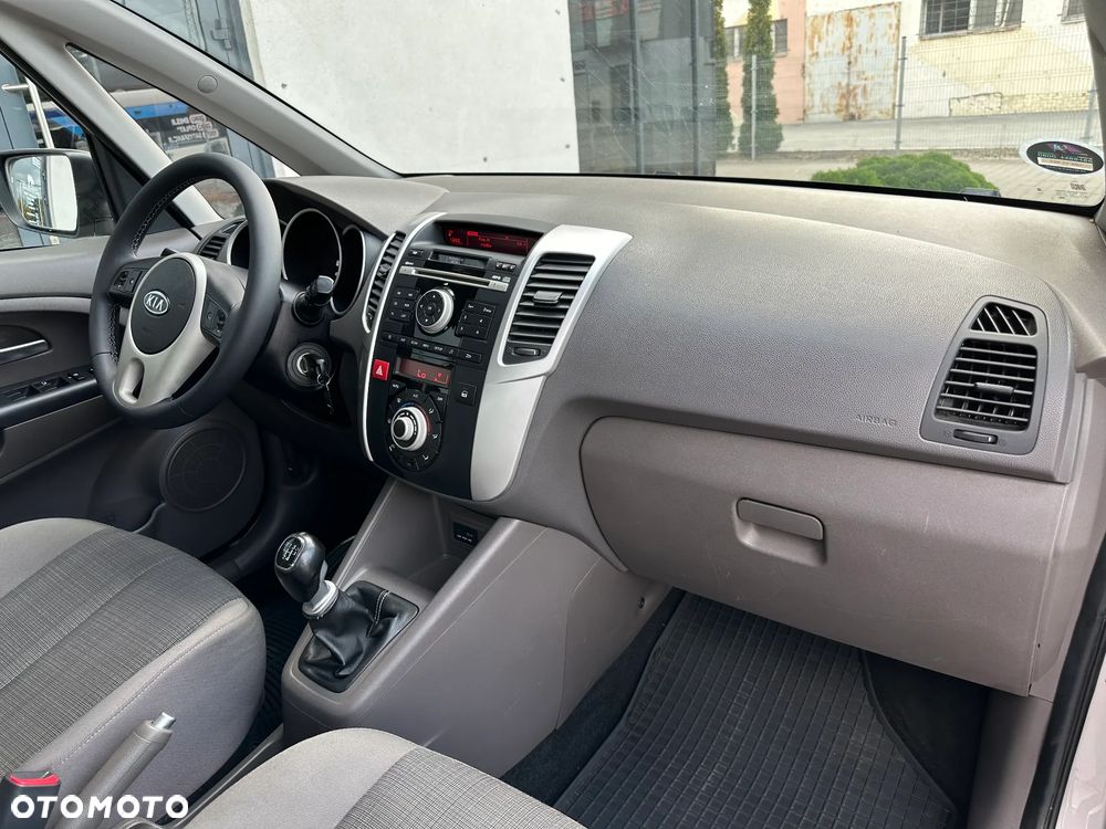 Kia Venga - 21