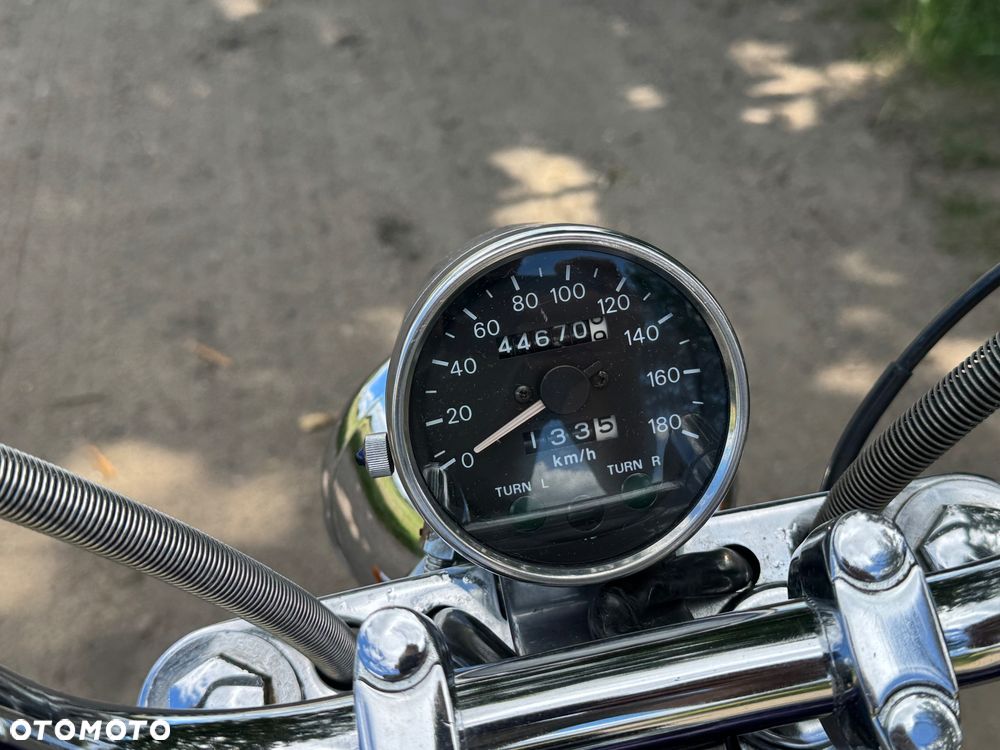 Suzuki Intruder - 8