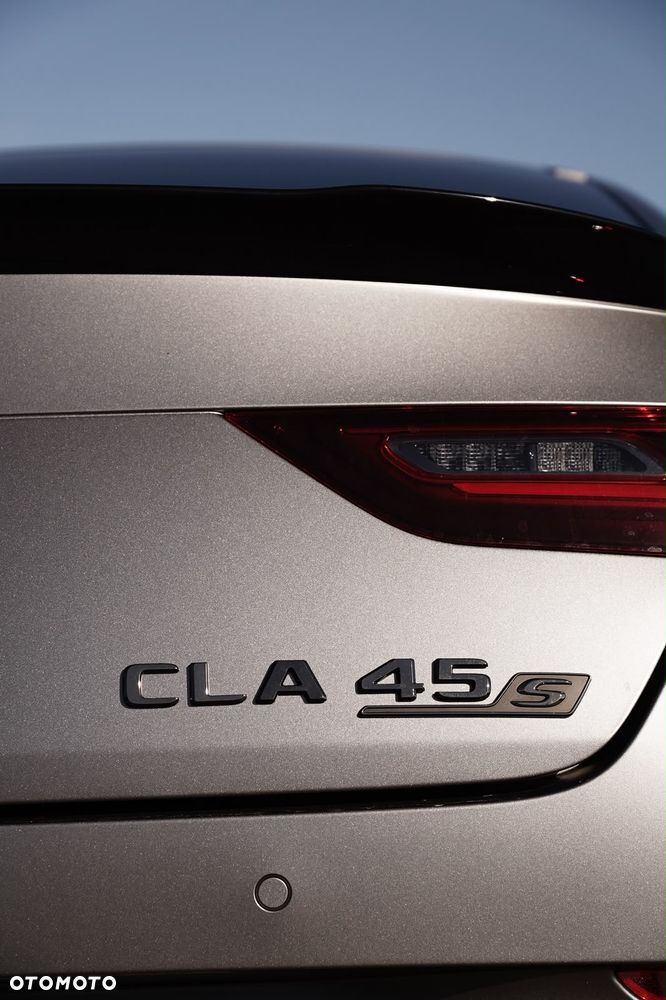 Mercedes-Benz CLA - 12
