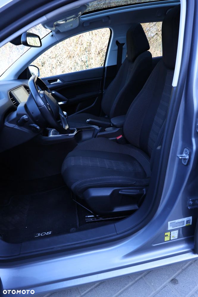 Peugeot 308 1.6 BlueHDi Allure S&S - 23