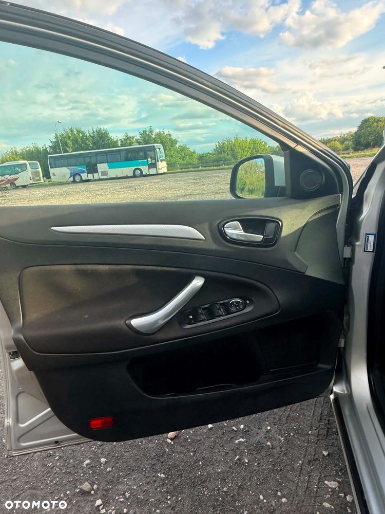 Ford Mondeo 2.0 TDCi Titanium - 9