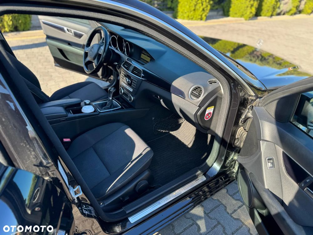 Mercedes-Benz Klasa C 200 CDI DPF BlueEFFICIENCY - 18