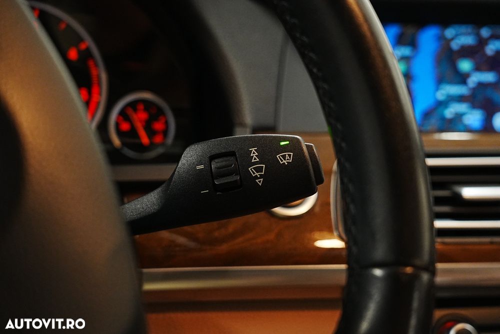 BMW Seria 7 730d - 31