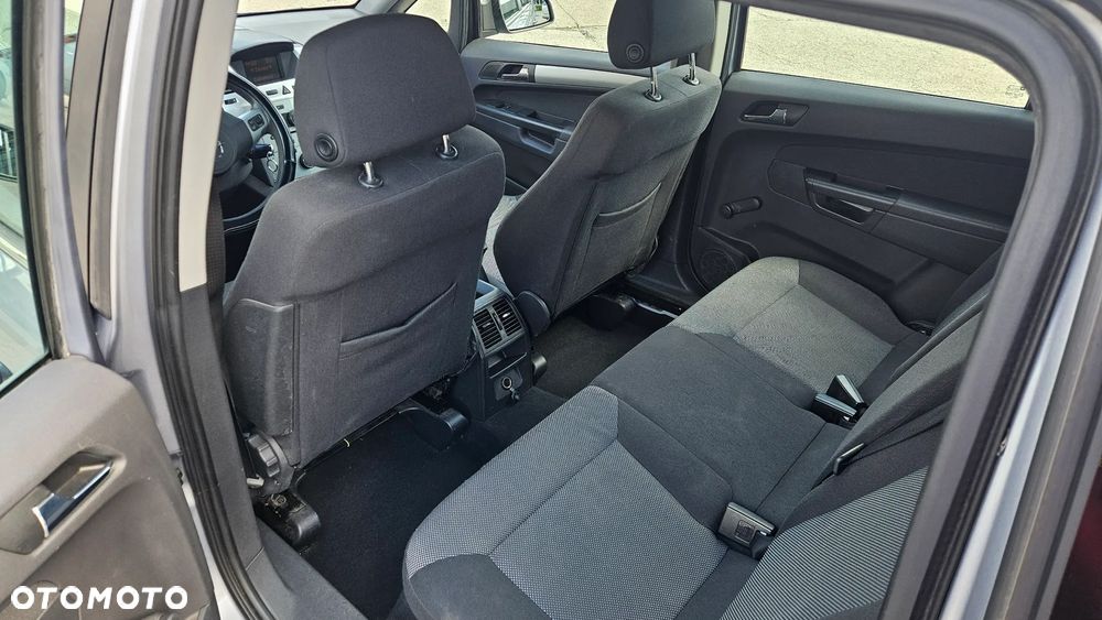 Opel Zafira 1.6 Enjoy - 26