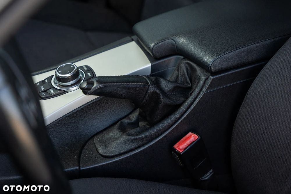 BMW Seria 3 318d DPF - 21