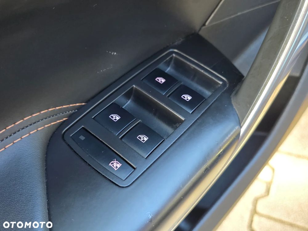 Opel Insignia - 25
