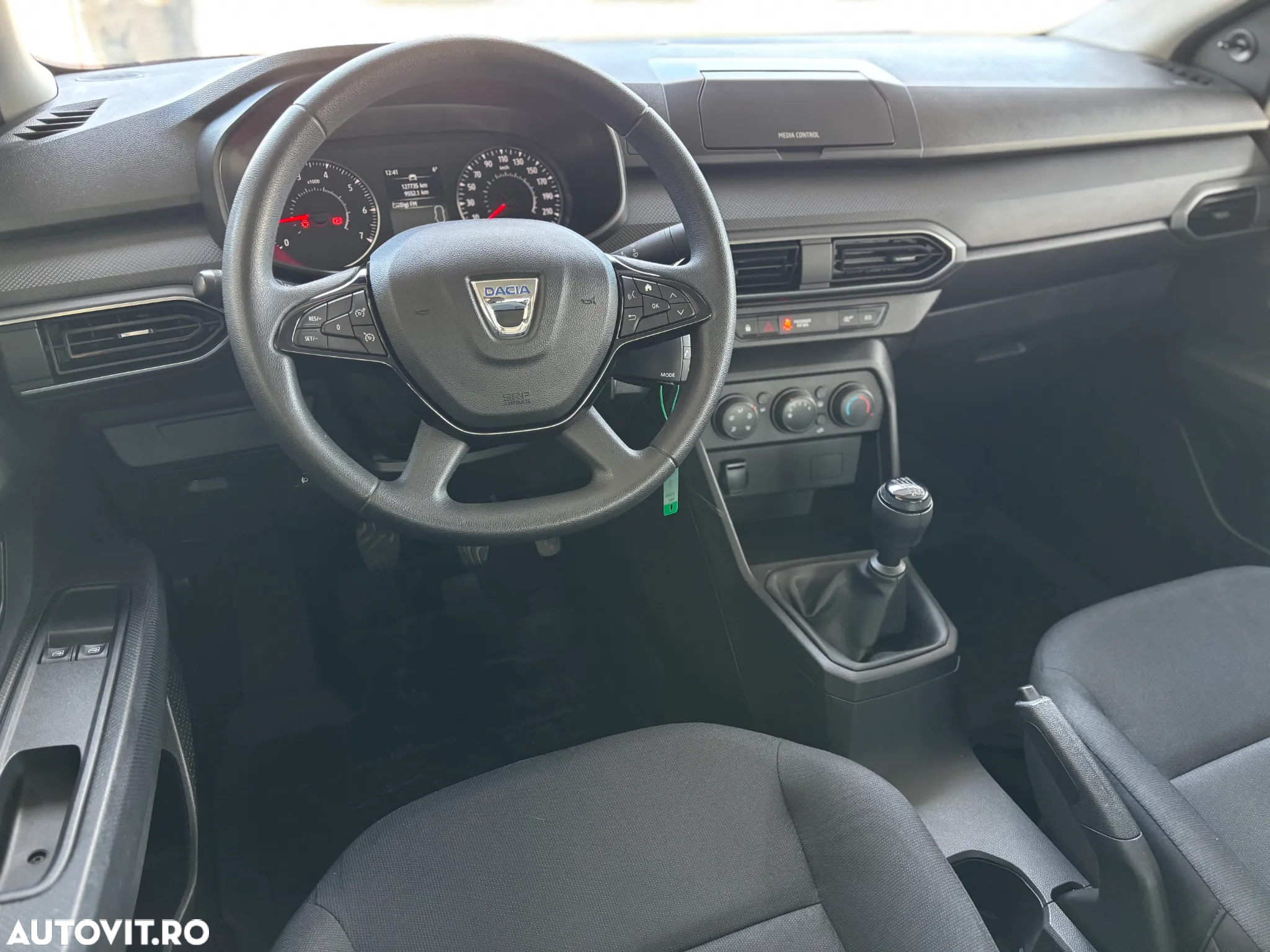 Dacia Logan TCe 90 Essential - 16