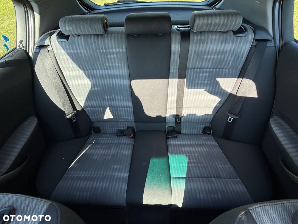BMW Seria 1 116i - 16
