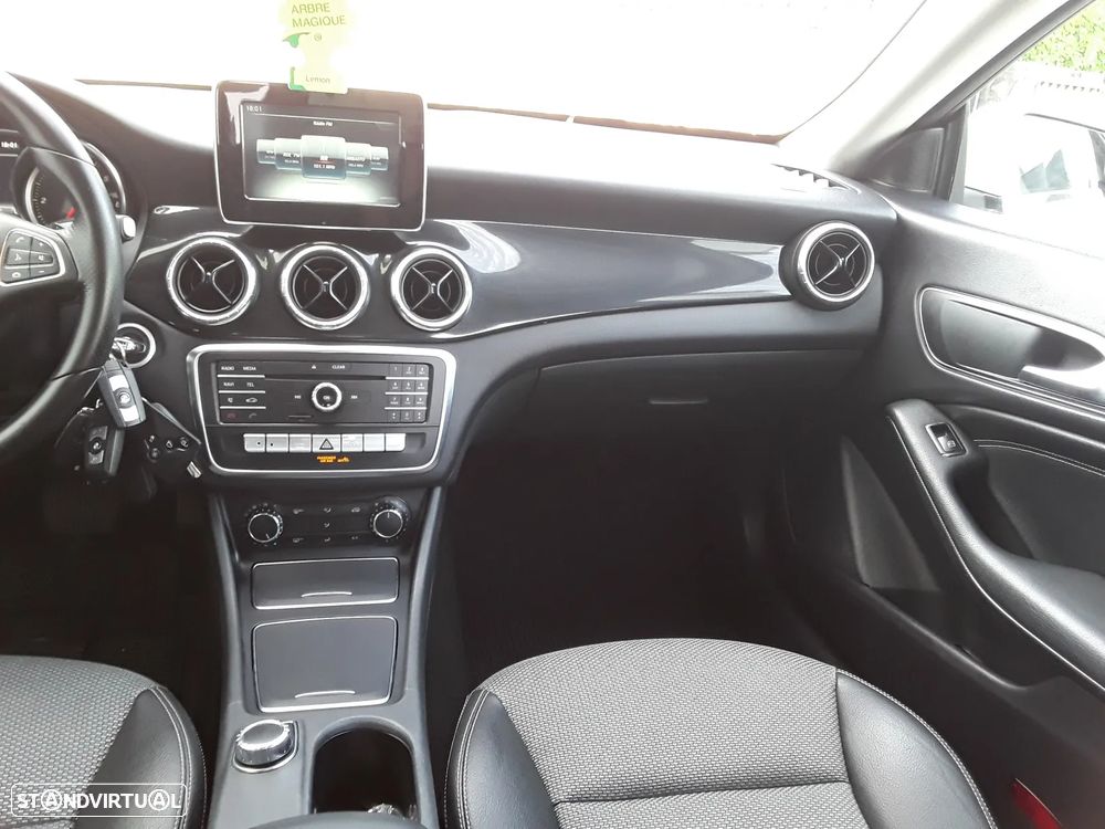 Mercedes-Benz CLA 200 d 7G-DCT UrbanStyle Edition - 15