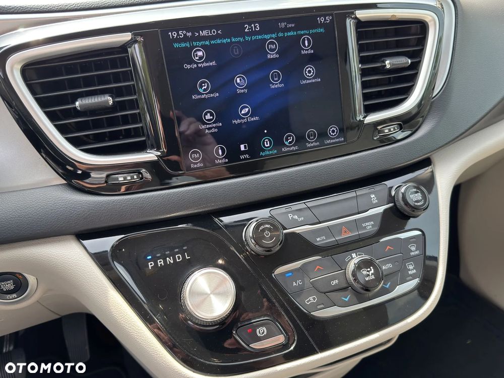 Chrysler Pacifica - 22