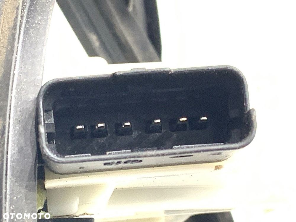 ZAMEK DRZWI PRZESUWNYCH PRAWY  PEUGEOT PARTNER Nadwozie pełne/minivan (K9) 2018 - 2022 1.5 BlueHDi - 3