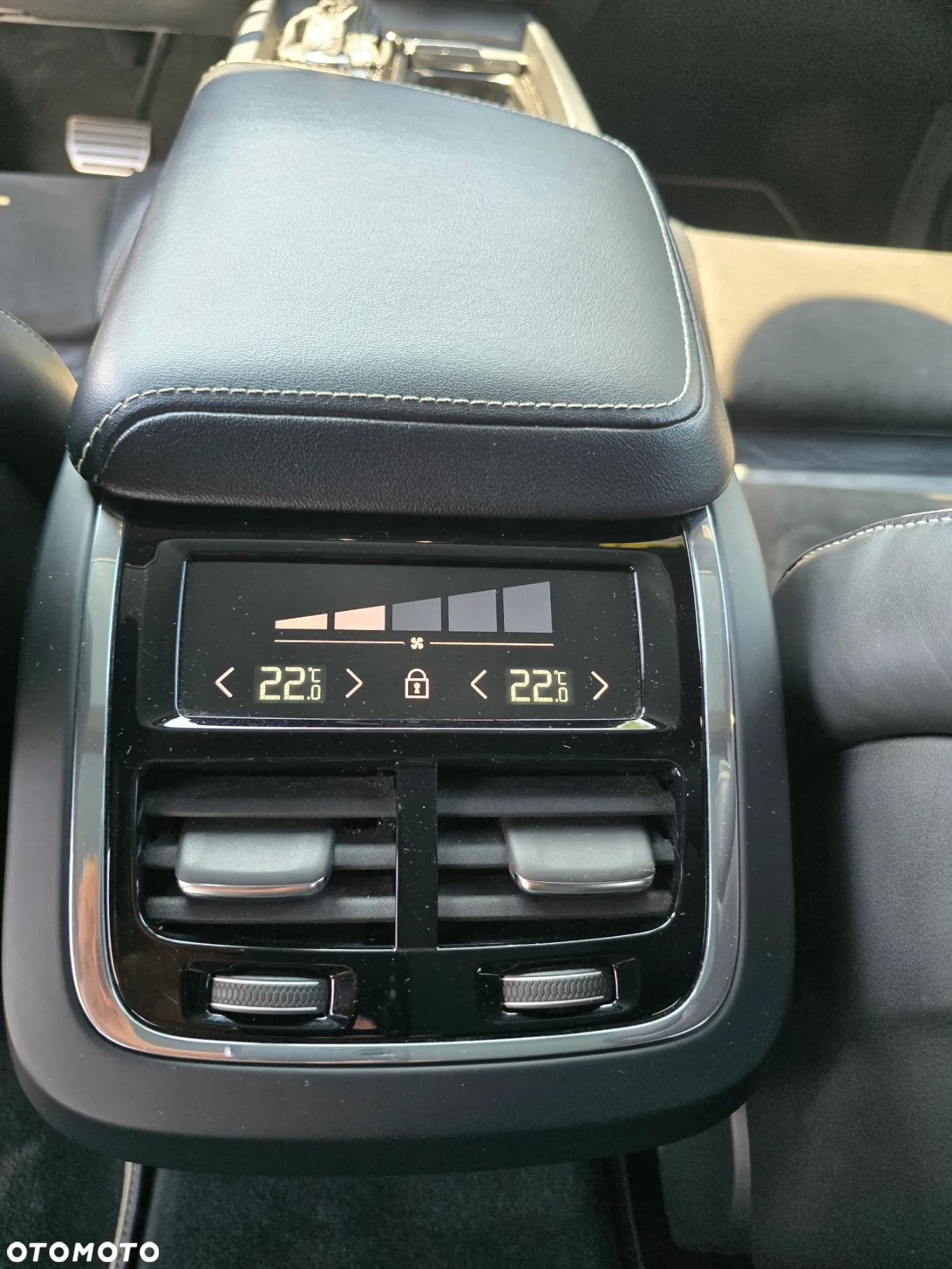 Volvo XC 60 T5 AWD R-Design - 13
