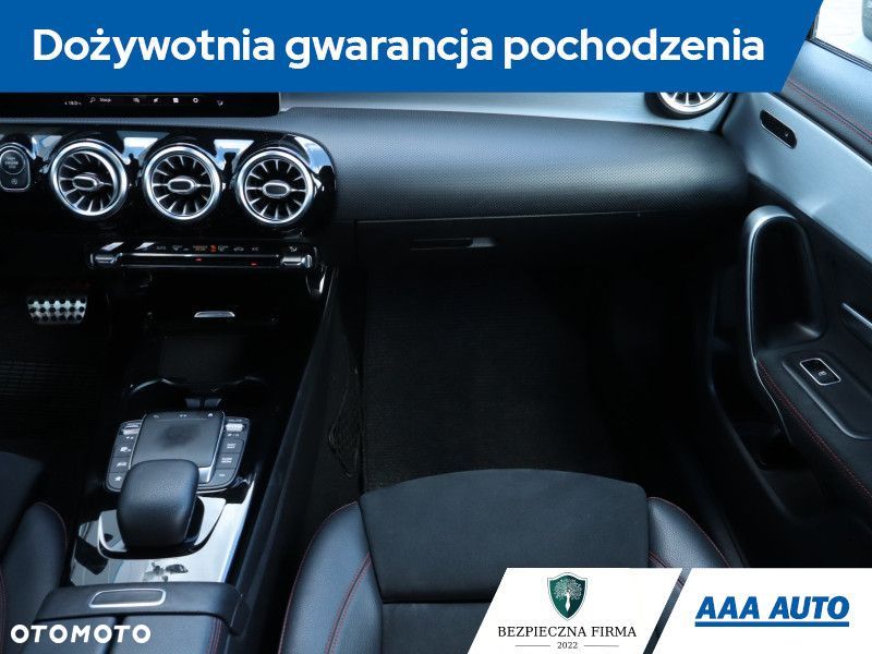 Mercedes-Benz CLA - 10