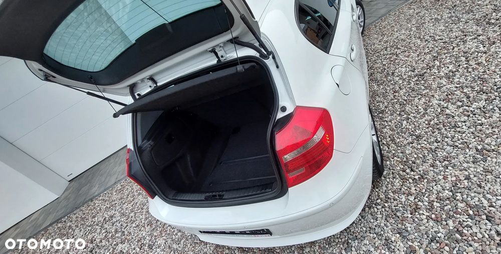 BMW Seria 1 120d - 24